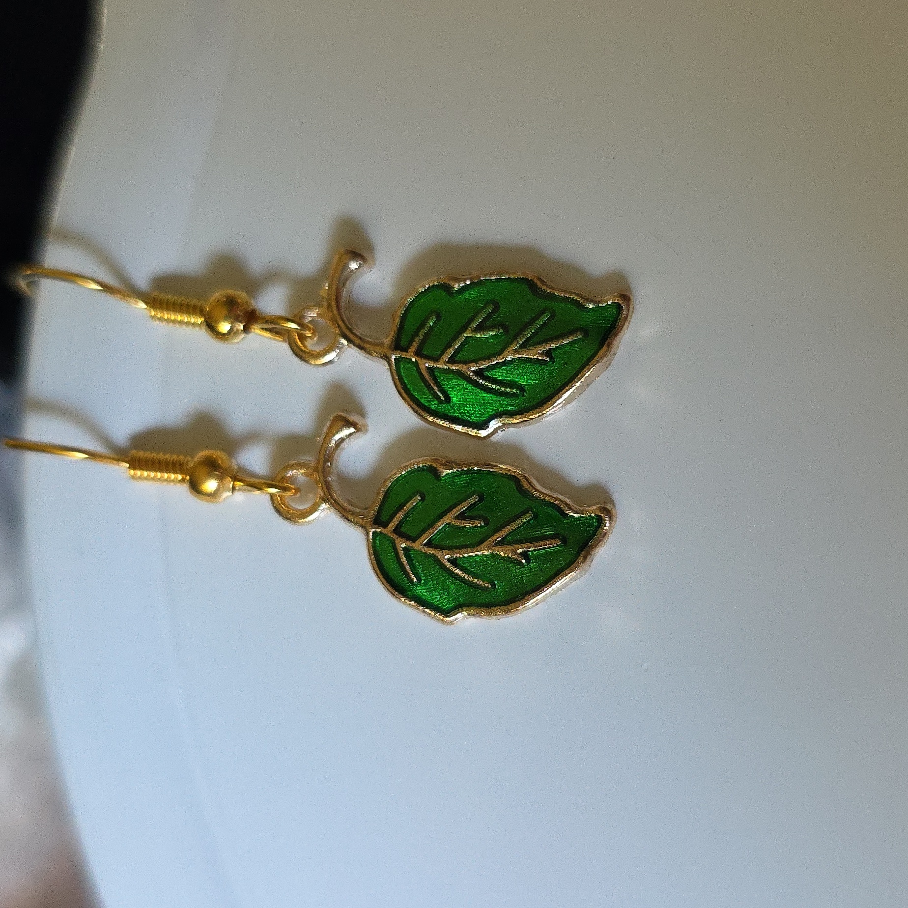 Gold Leaf Dangle Earrings Lightweight 925 Sterling Post 10$